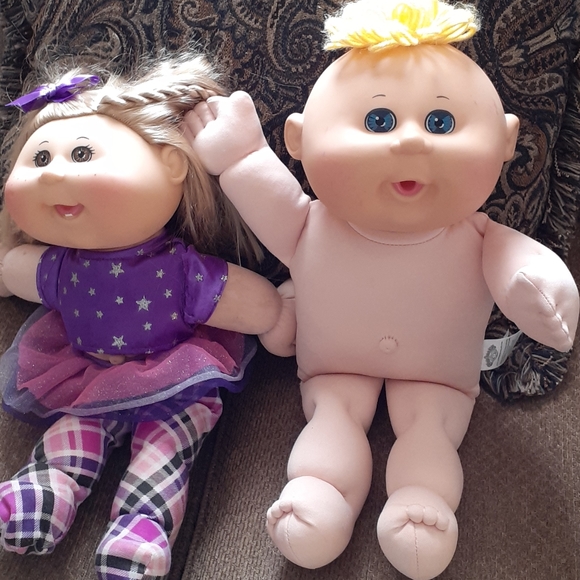 Cabbage Patch Dolls - Picture 7 of 9